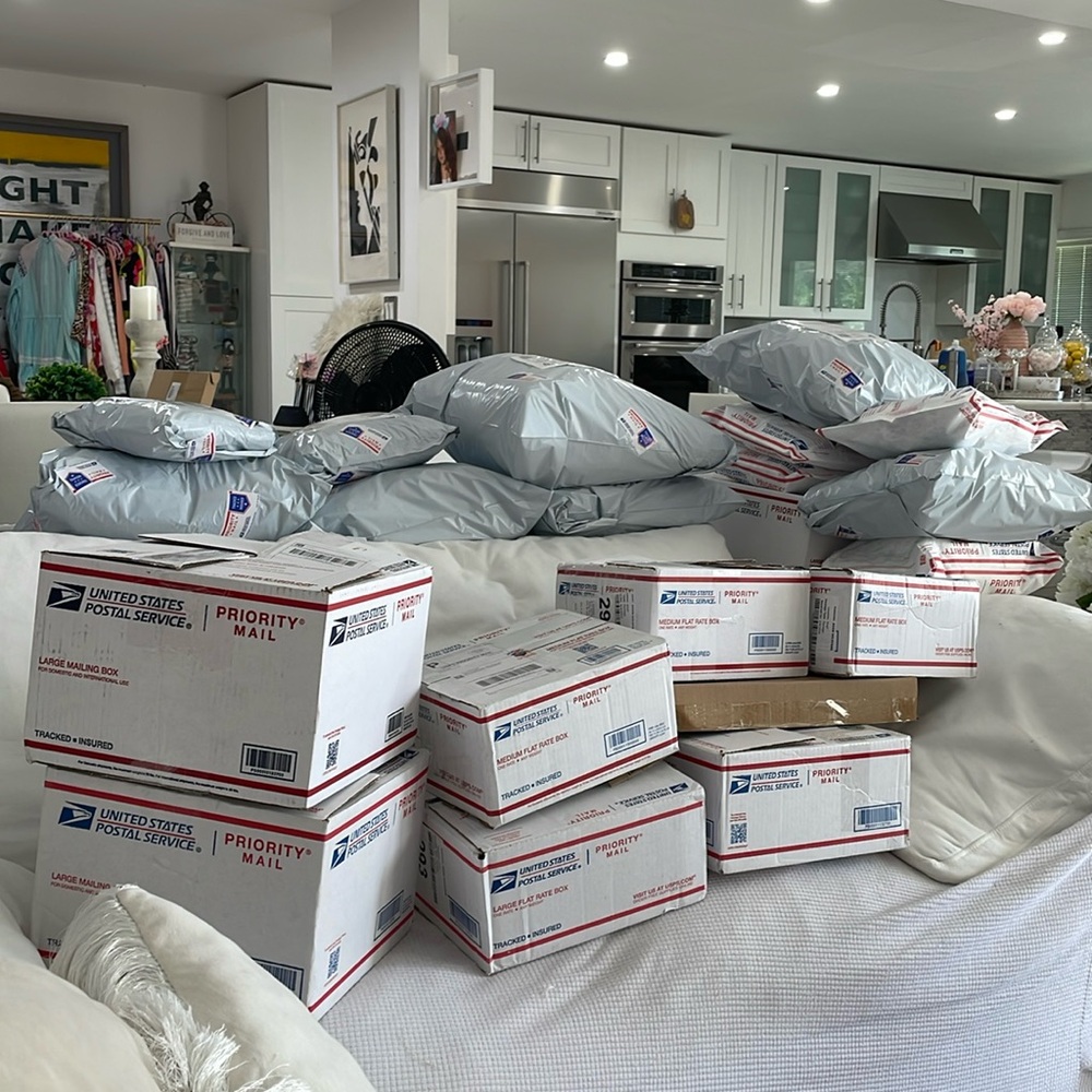 Packages are on their way!!! Thanks!! 😊 💖🙏🏼🌸🥰💋🥳